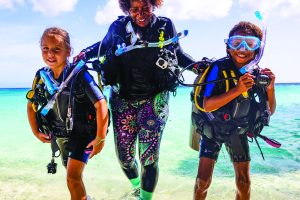 Kids scuba diving Málaga family diving experience